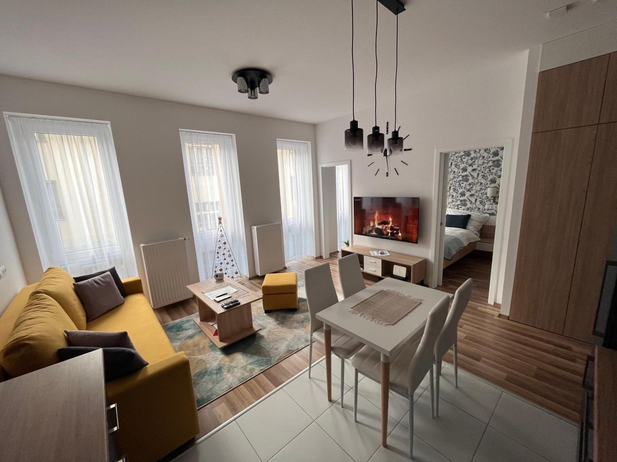 One Step Apartman - City Center With Self Check-In Szombathely Exterior foto