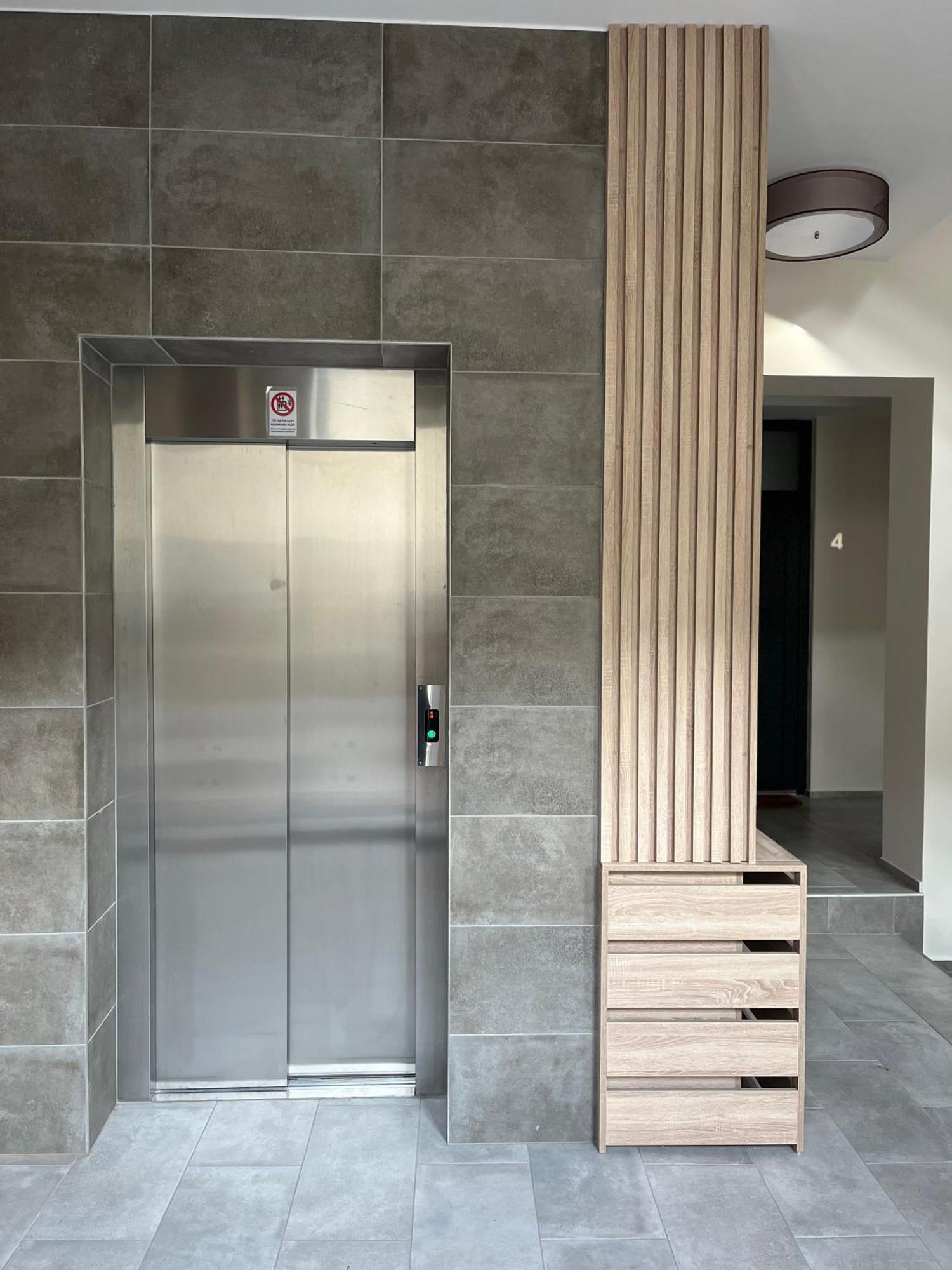 One Step Apartman - City Center With Self Check-In Szombathely Exterior foto
